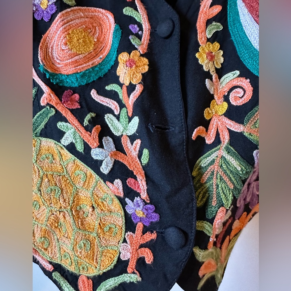 Moda International Embroidered Fruit and Flower Vest Unique Artsy - Picture 7 of 7